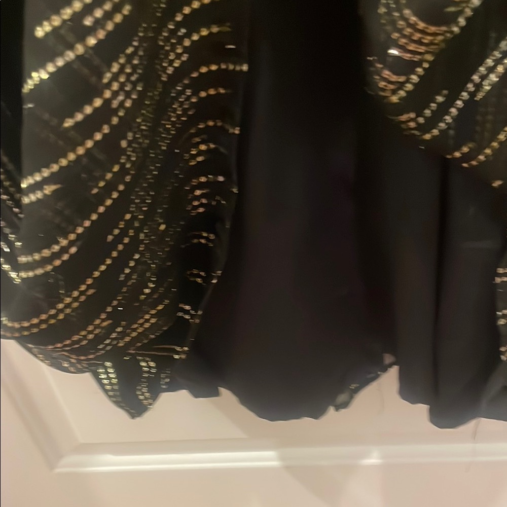 Black and Gold Plunge Neck Bishop Sleeve Evening Dress - Picture 13 of 15